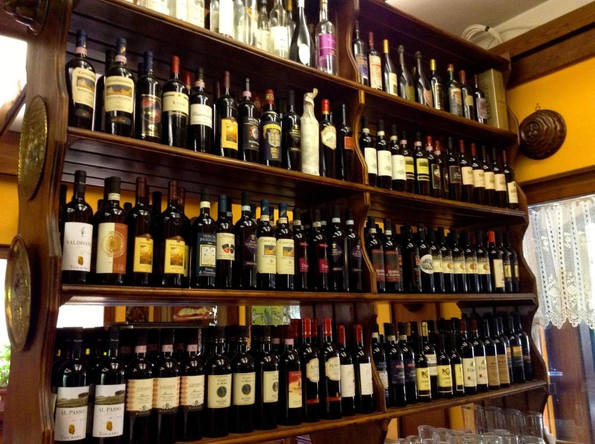 Albergo Ristorante Da Carlino Castelnuovo di Garfagnana Eksteriør billede
