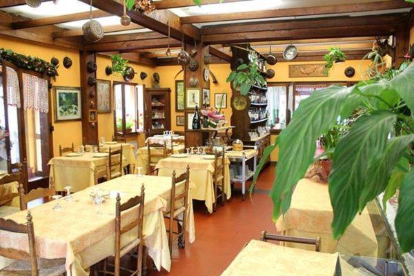 Albergo Ristorante Da Carlino Castelnuovo di Garfagnana Eksteriør billede